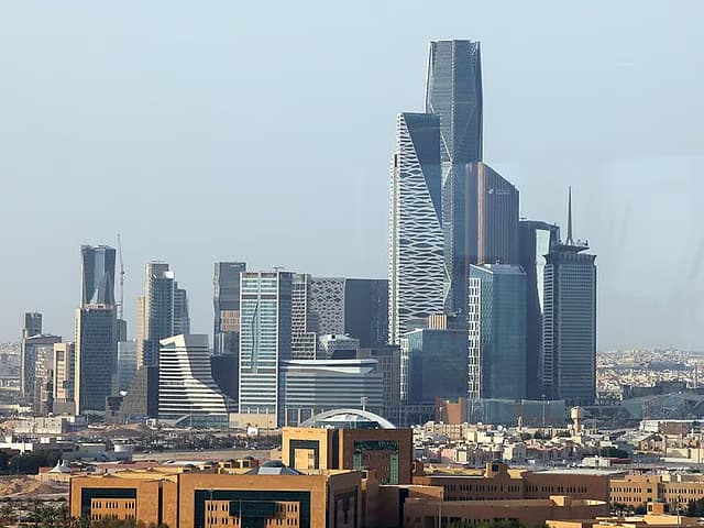 New Dubai speed limits from November 1: Al Asayel, Al Mustaqbal and Latifa bint Hamdan Street go up, Al Rebat and Sheikh Sabah Al Ahmad Street go down.